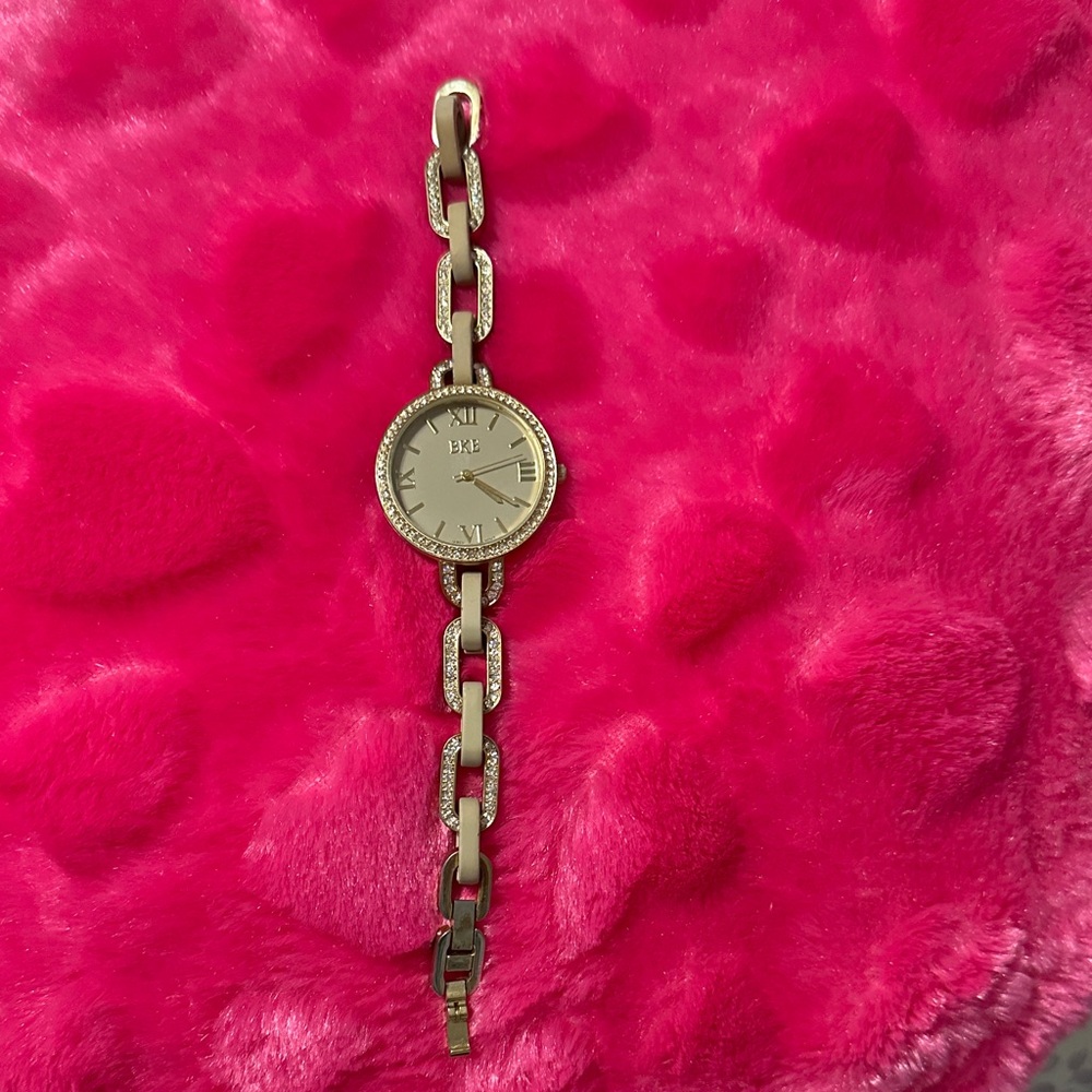 Elegant Gold Women's Watch